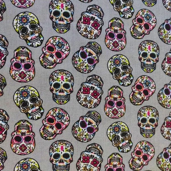 TELA GRIS CON CALAVERAS 0241